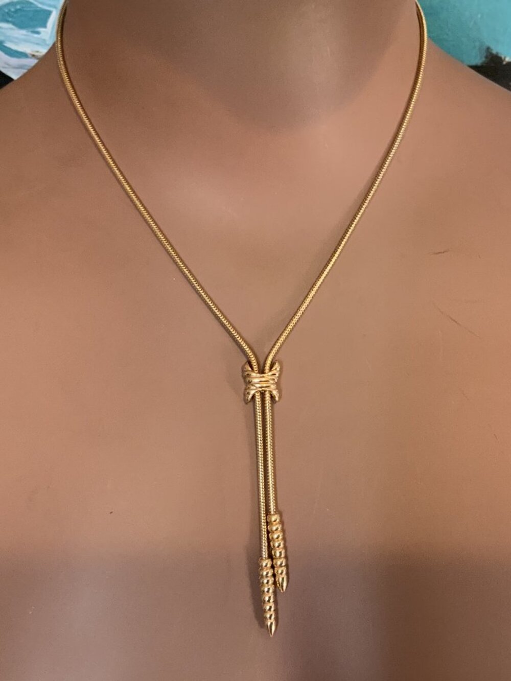 Vintage Artistry Gold Tone Lariat Necklace. Signed